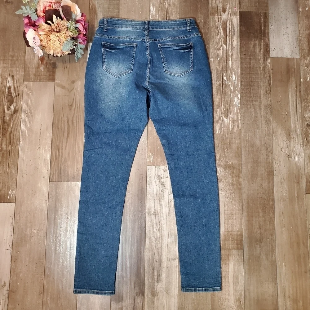 Fashion Nova Stretchy Blue Skinny Jeans Size 15/16 NWOT